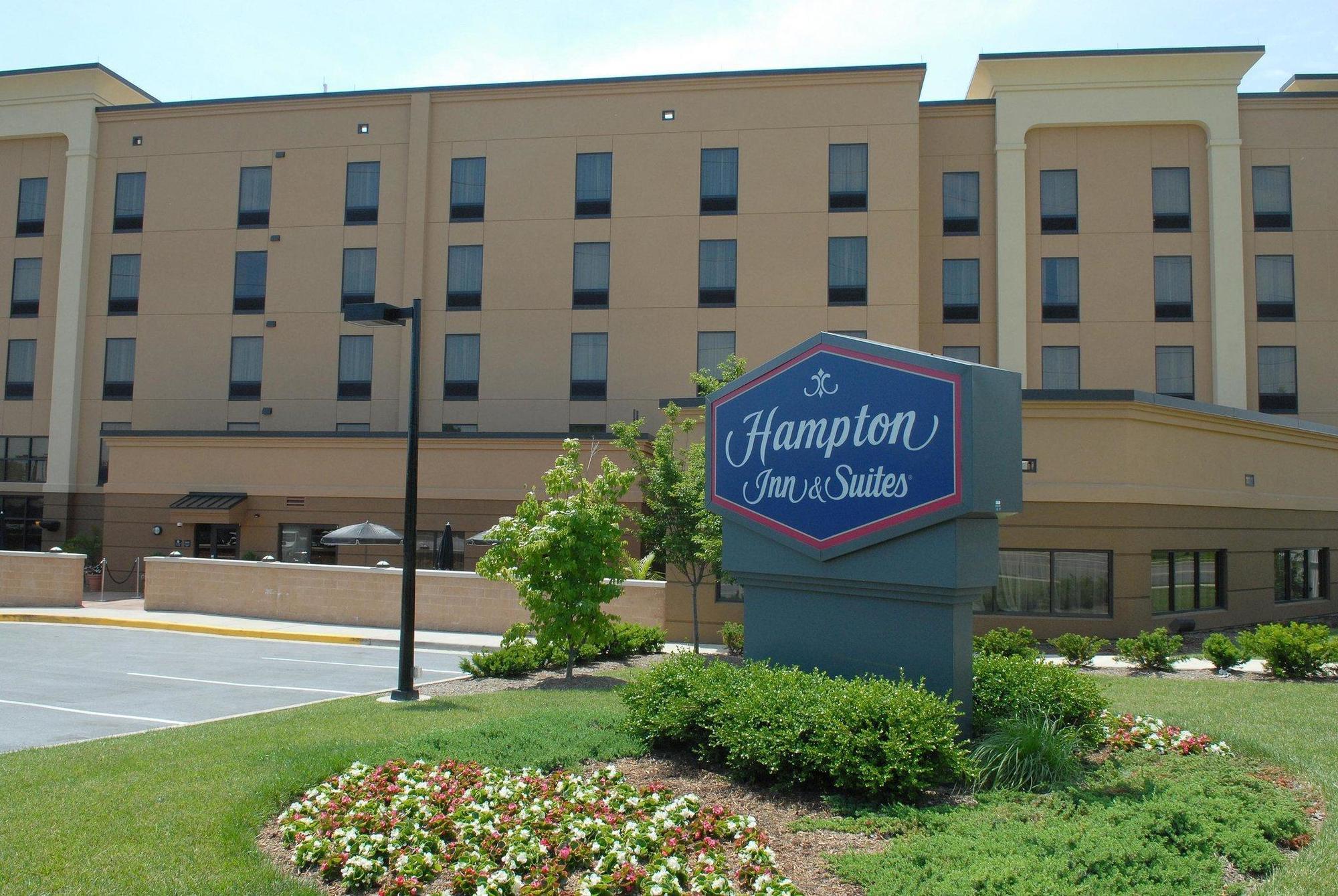 Hampton Inn & Suites Frederick/Fort Detrick Exterior photo